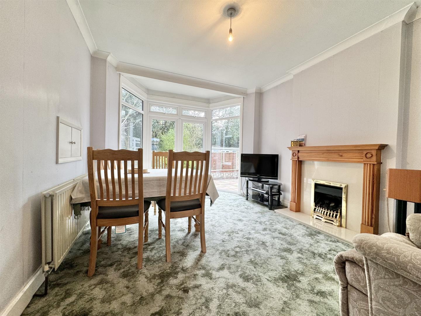 Hyde Park Avenue, London